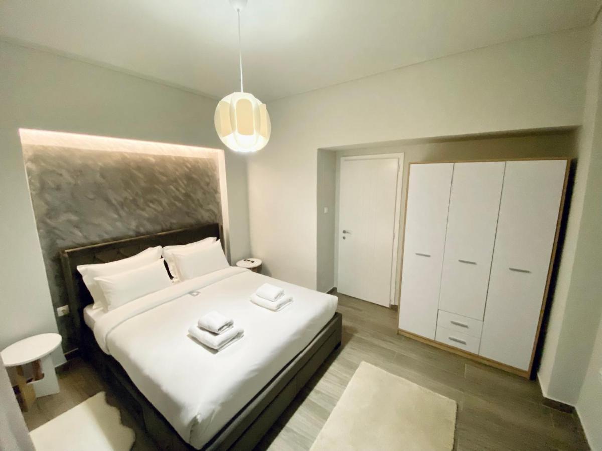 Central Grey Quiet Apartment Tesalonika Bagian luar foto