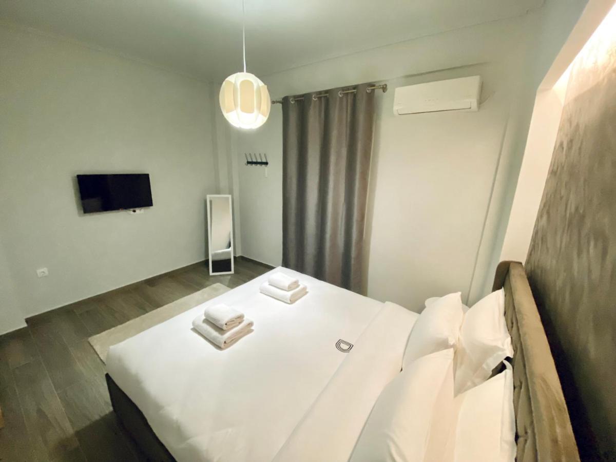 Central Grey Quiet Apartment Tesalonika Bagian luar foto
