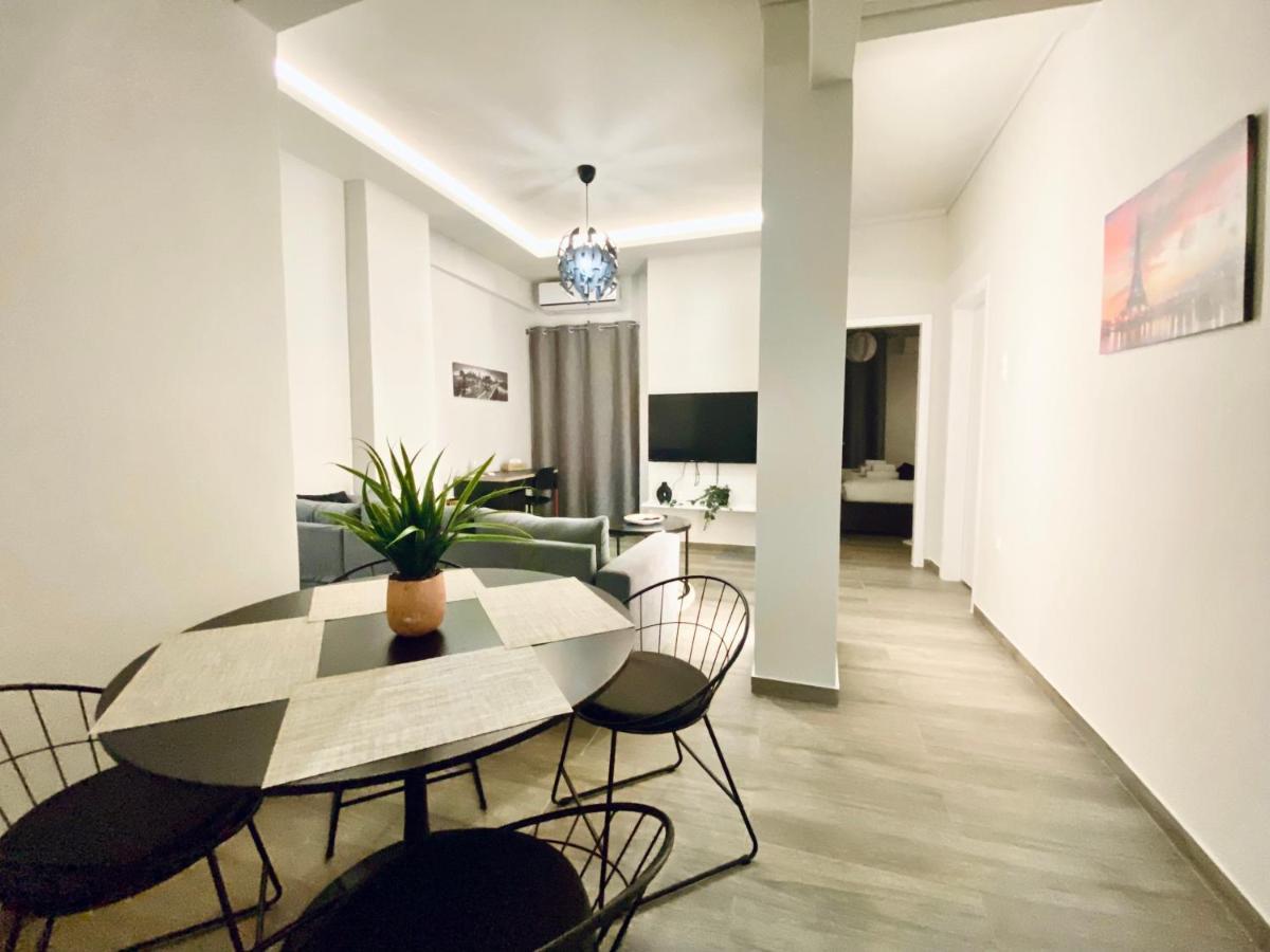 Central Grey Quiet Apartment Tesalonika Bagian luar foto